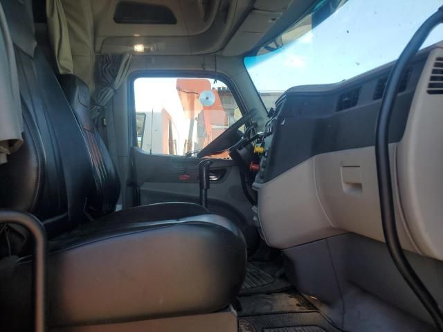 2018 Peterbilt Tractor 579
