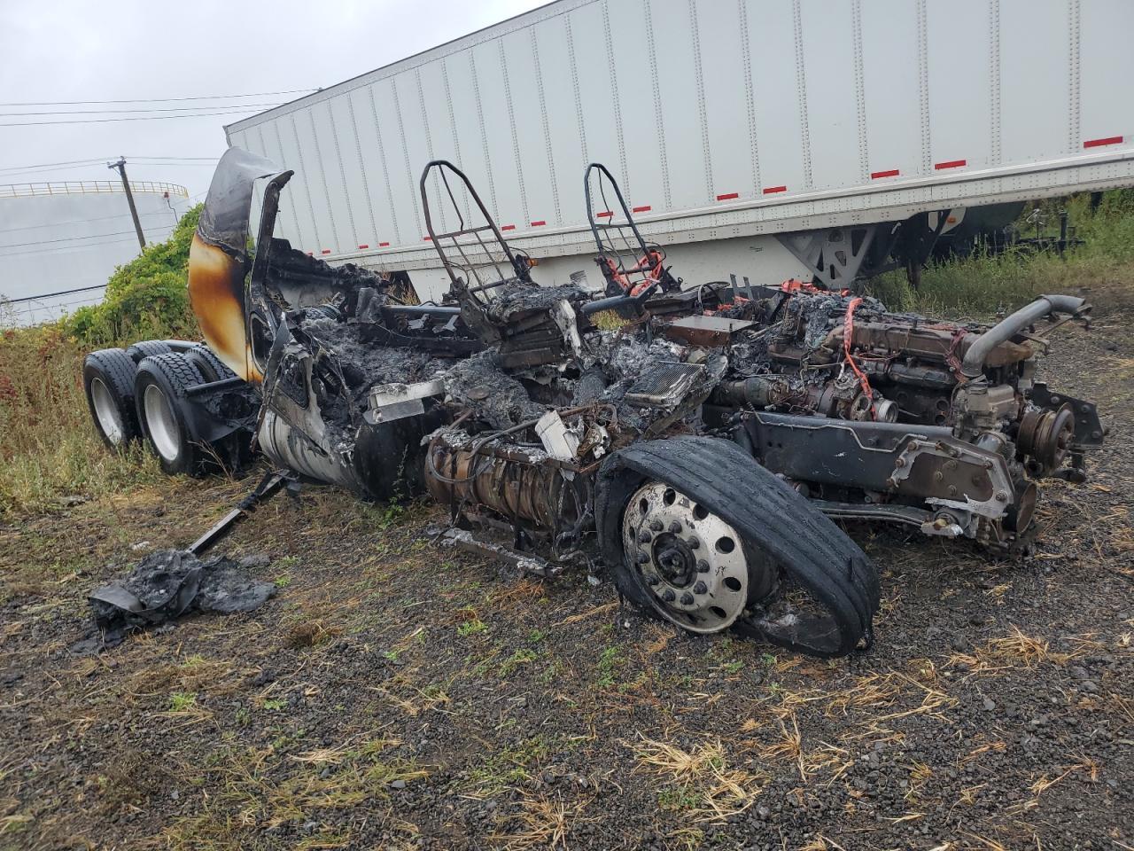 2019 Kenworth T680-Semi Truck