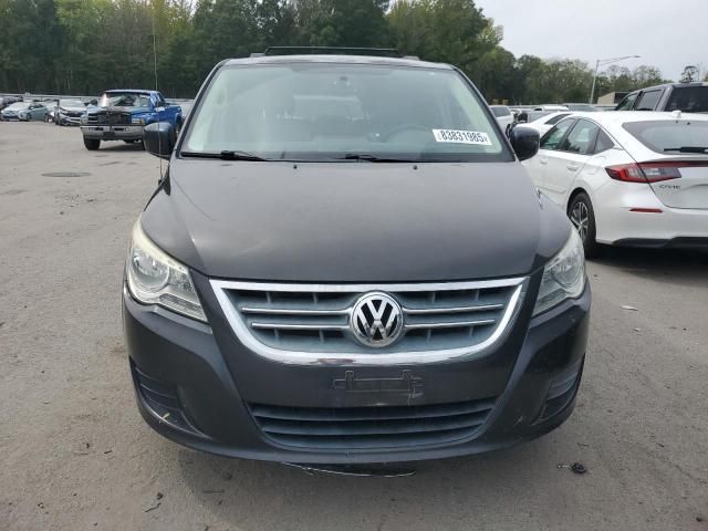 2011 Volkswagen Routan SE