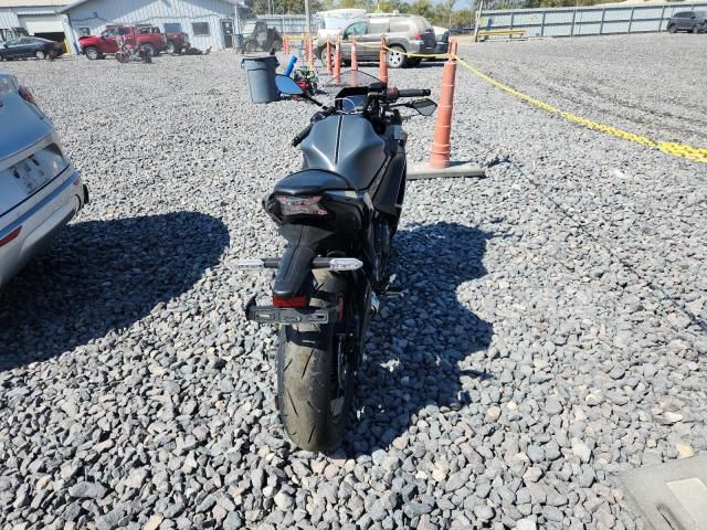 2024 Kawasaki EX650 P