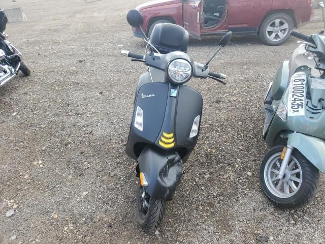 2022 Vespa GTS 300