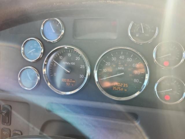 2010 Peterbilt Tractor 2010 Peterbilt 386 Semi Truck