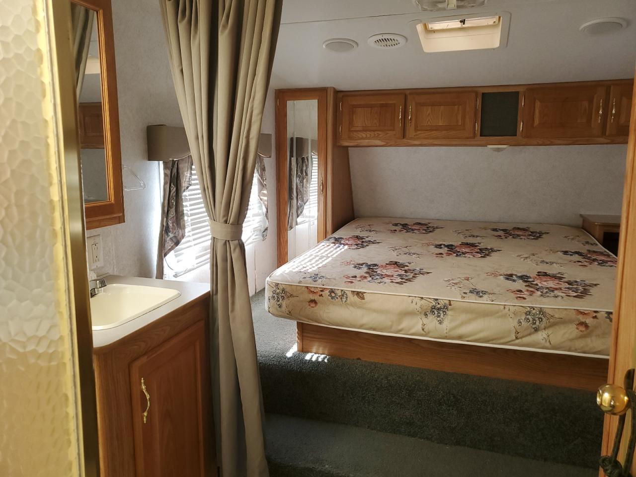 2002 Dutchmen Trailer