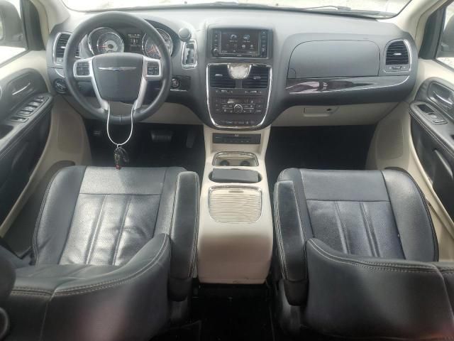 2013 Chrysler Town & Country Touring L