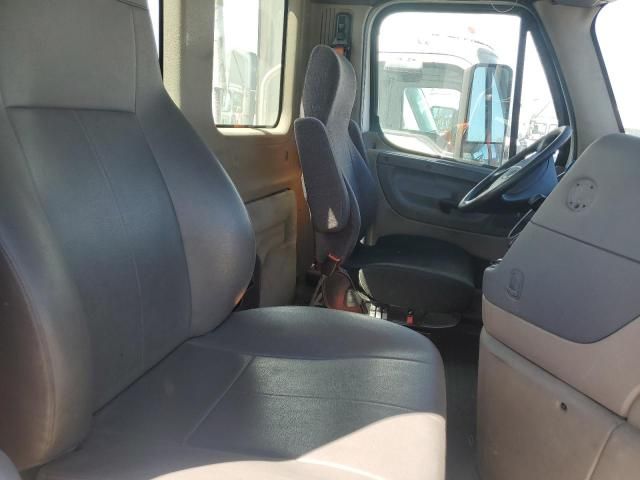 2016 Freightliner Cascadia 113 Semi Truck