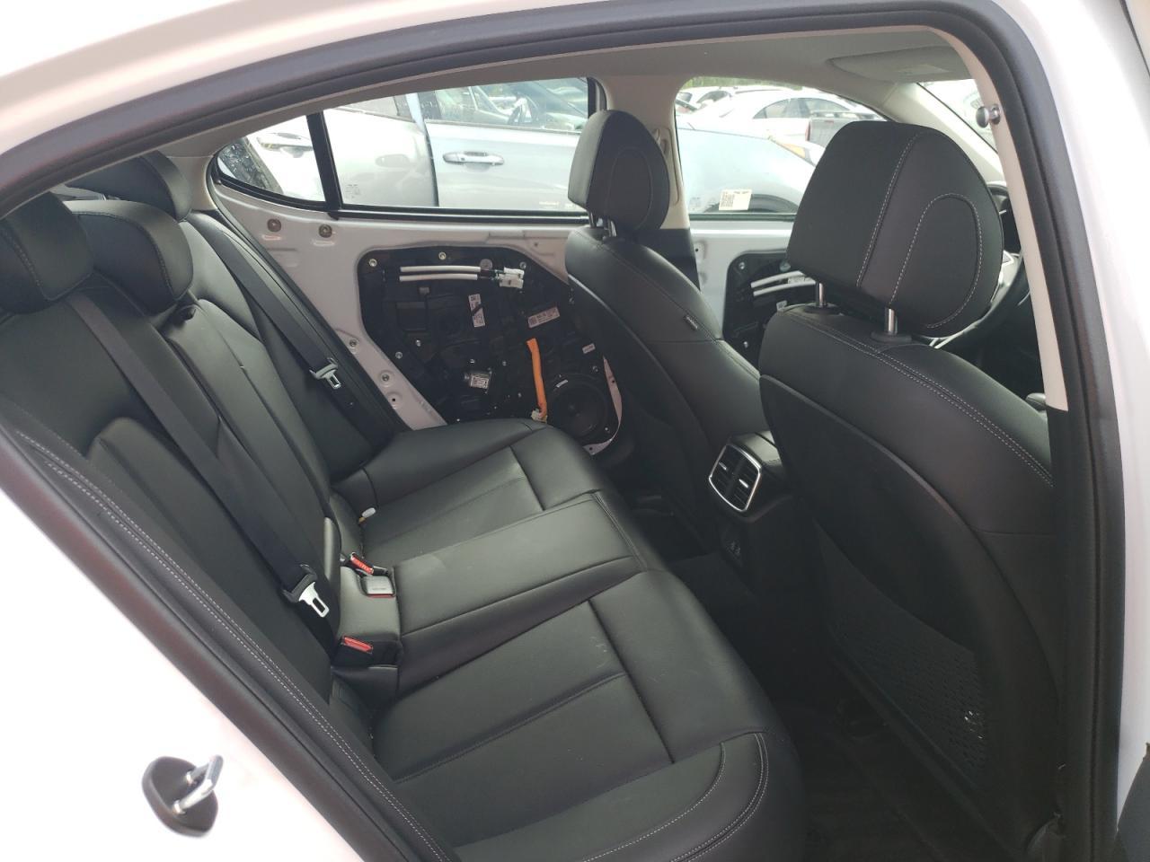 2025 Genesis G70 Base