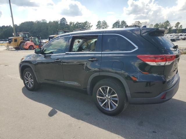 2017 Toyota Highlander SE