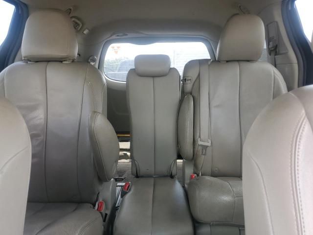 2011 Toyota Sienna le