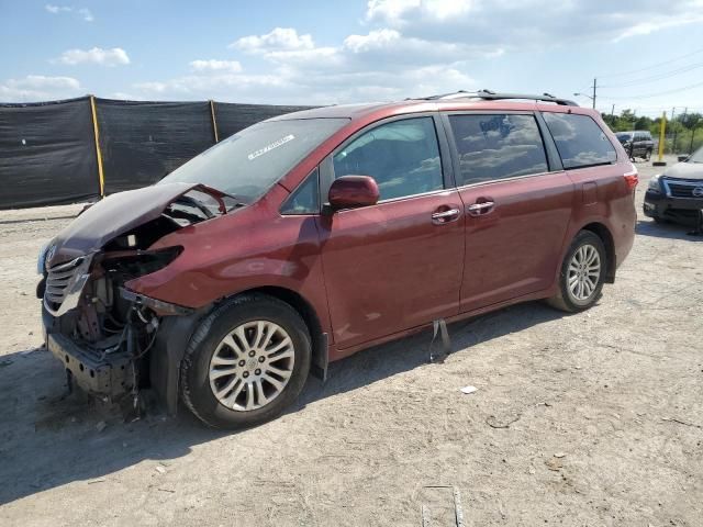 2016 Toyota Sienna XLE