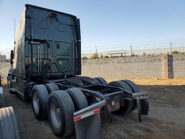 2013 Freightliner Cascadia 125 Semi Truck