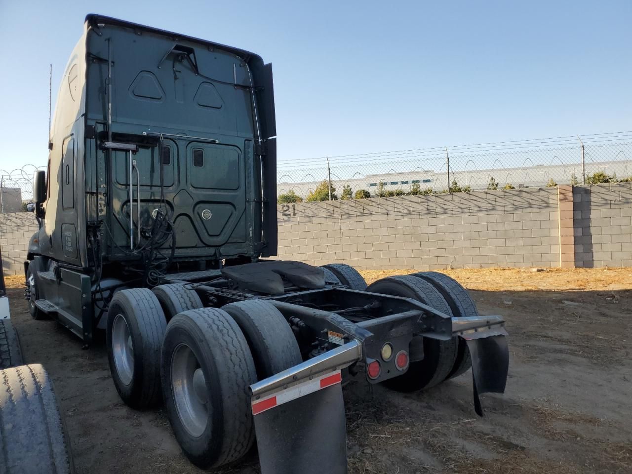 2013 Freightliner Cascadia 125 Semi Truck