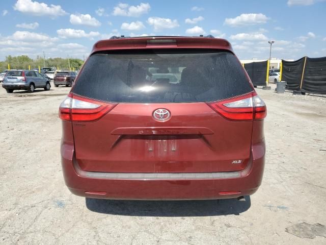 2016 Toyota Sienna XLE