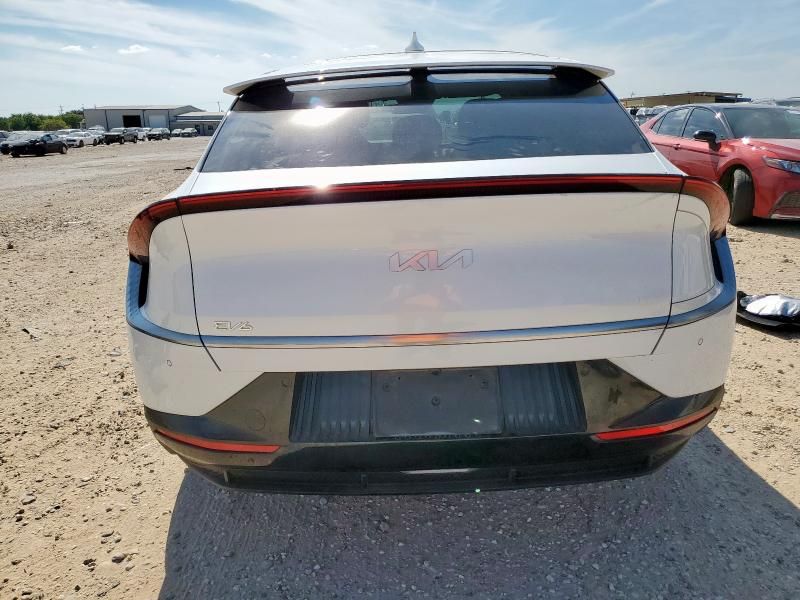 2022 KIA EV6 Light