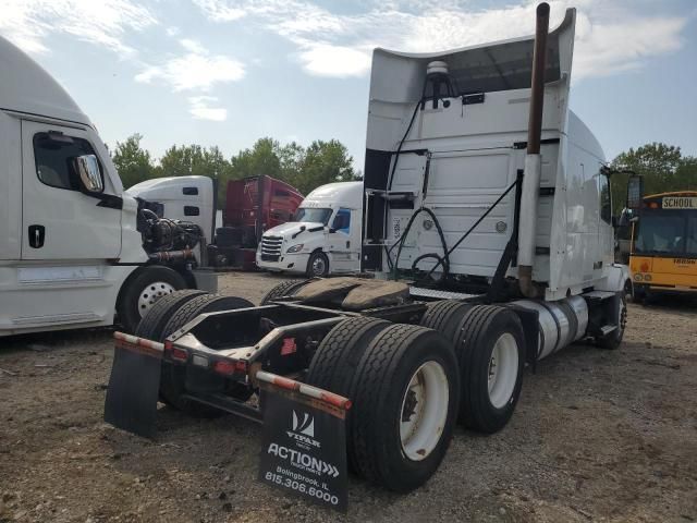 2013 Volvo VNL Semi Truck