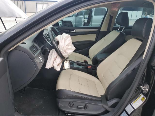 2015 Volkswagen Passat SE