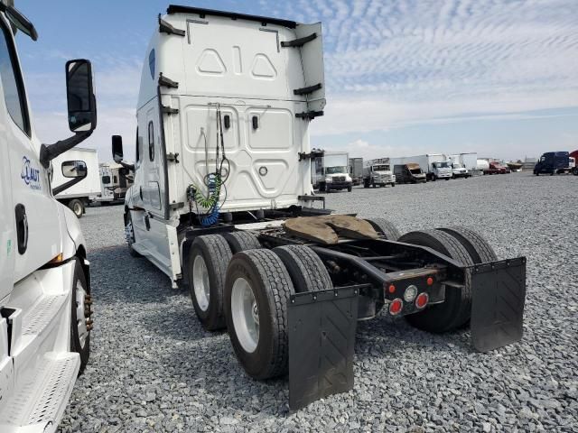 2019 Freightliner Cascadia 126 Semi Truck