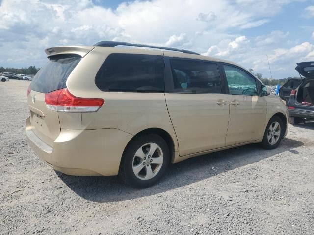 2011 Toyota Sienna le