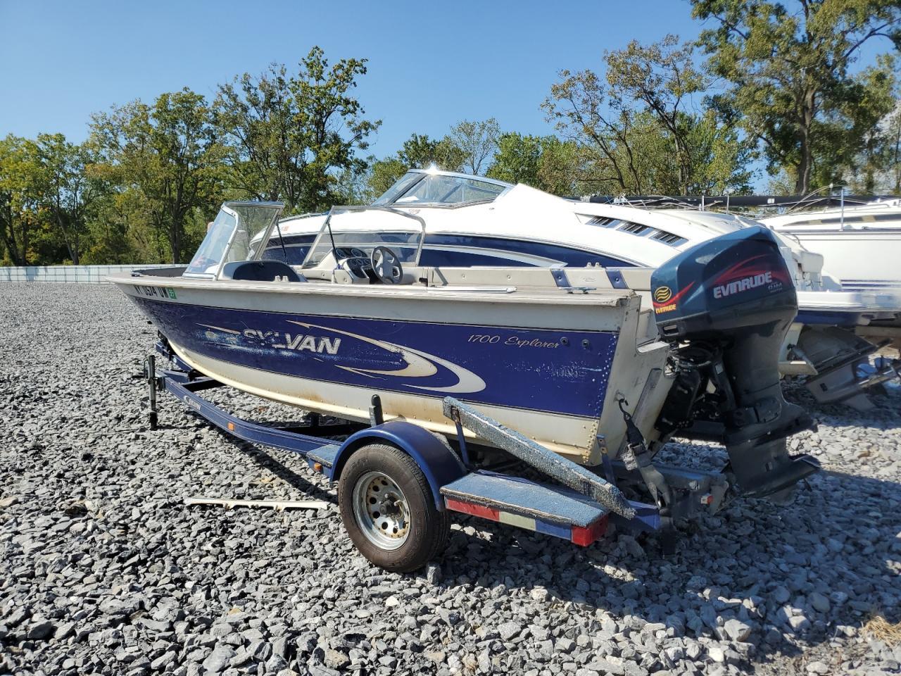 2001 Sylvan - Boat 1700
