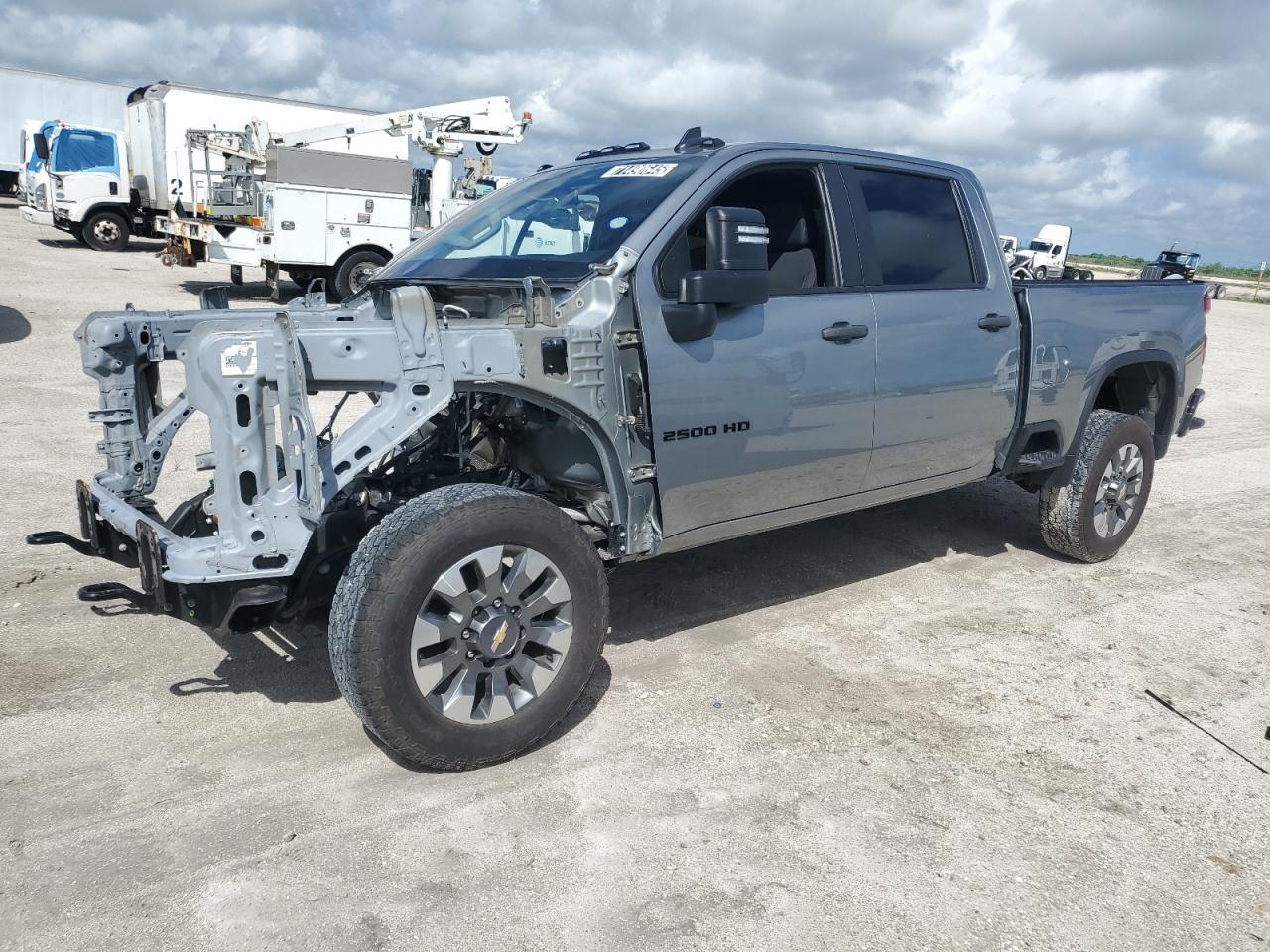 2024 Chevrolet Silverado C2500 Custom