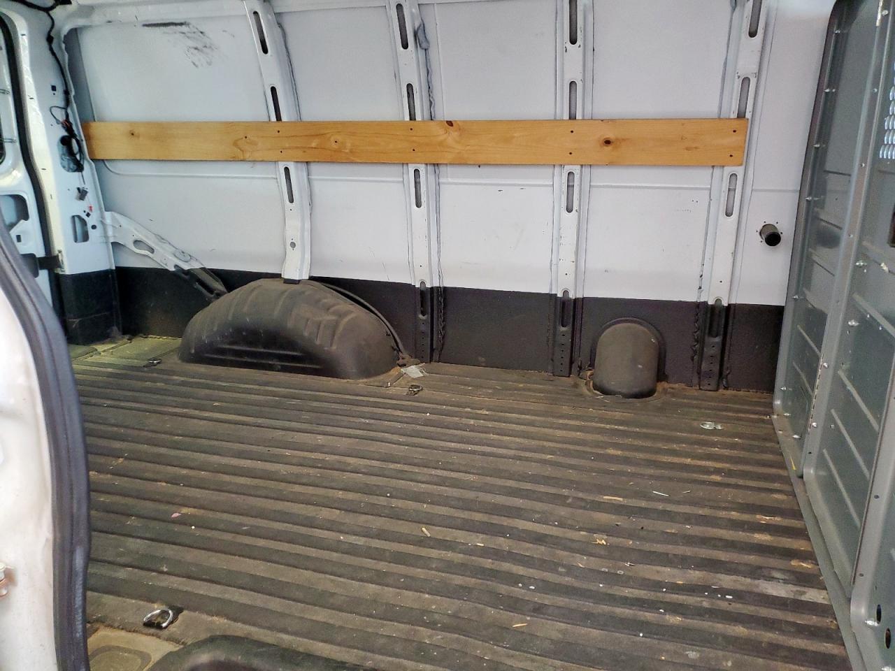 2017 Chevrolet Express G2500