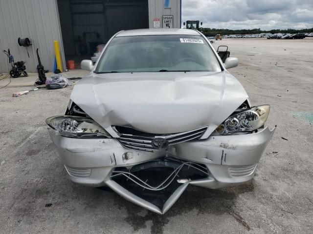 2005 Toyota Camry le