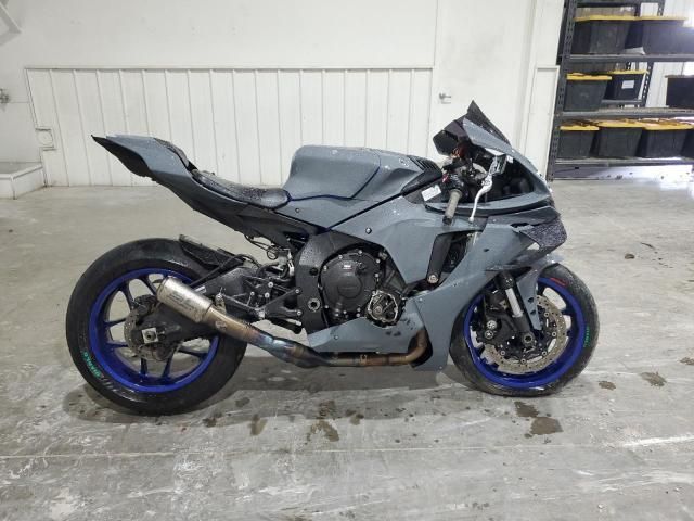 2023 Yamaha YZFR1