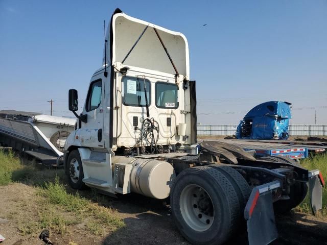 2015 Freightliner Cascadia Semi Truck