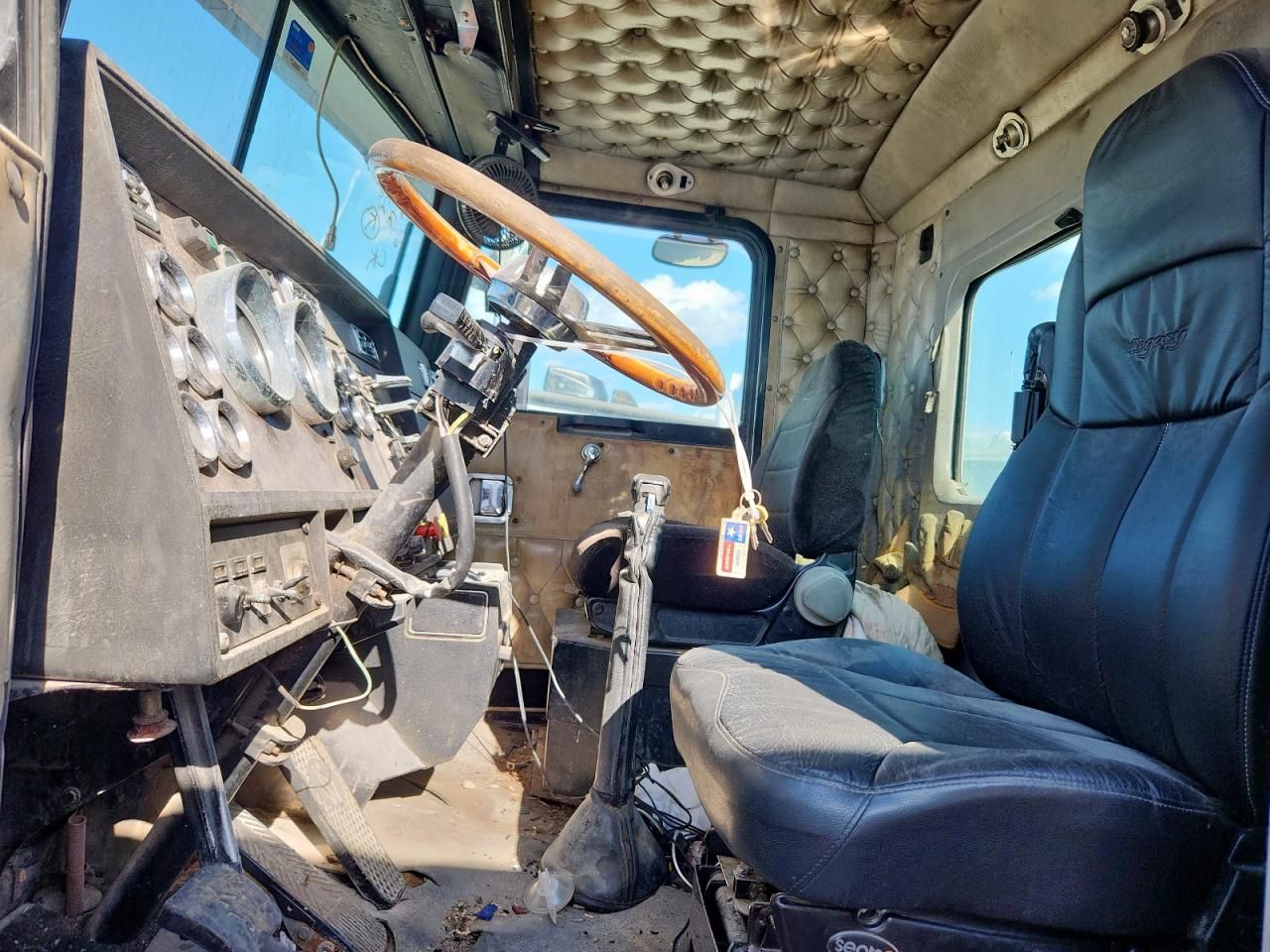 1988 Kenworth T600 Truck Cab AND Chassis