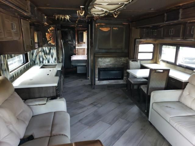 2022 Freightliner Chassis XC