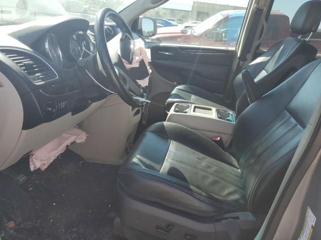 2013 Chrysler Town & Country Touring