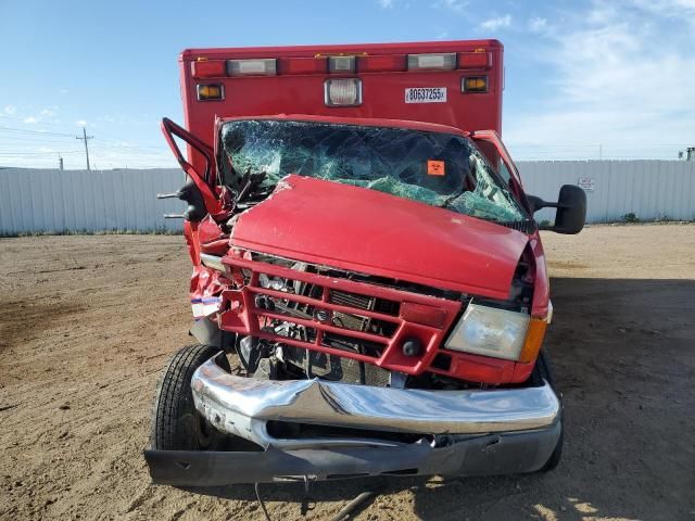 2007 Ford Econoline E450 Super Duty Cutaway Van