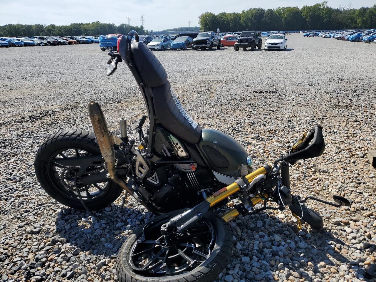 2024 Triumph Scrambler 400 X