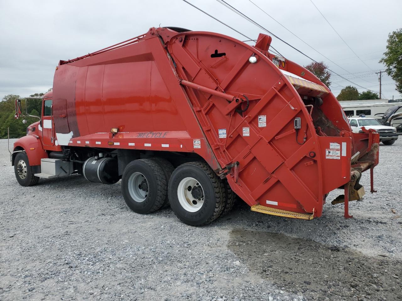 2008 Peterbilt Tractor 2008 Peterbilt 340 Refuse Truck