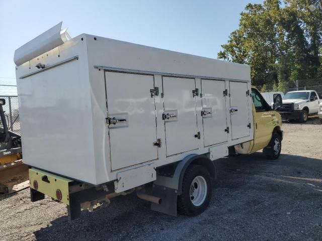2019 Ford Econoline E450 Super Duty Cutaway Van