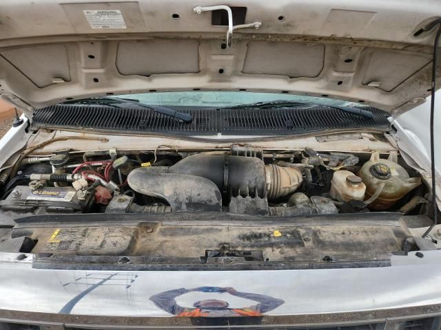 2011 Ford Econoline E350 Super Duty Cutaway Van