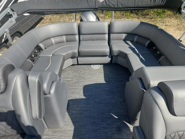2020 Bennington Marine Pontoon