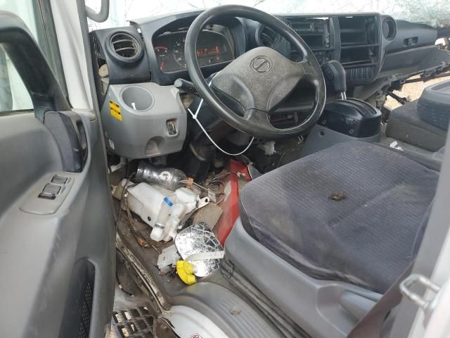 2019 Hino 195
