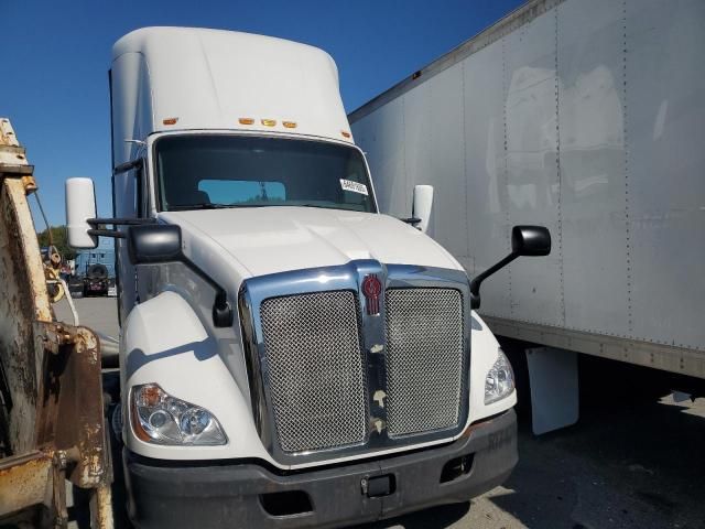 2016 Kenworth T680 Semi Truck