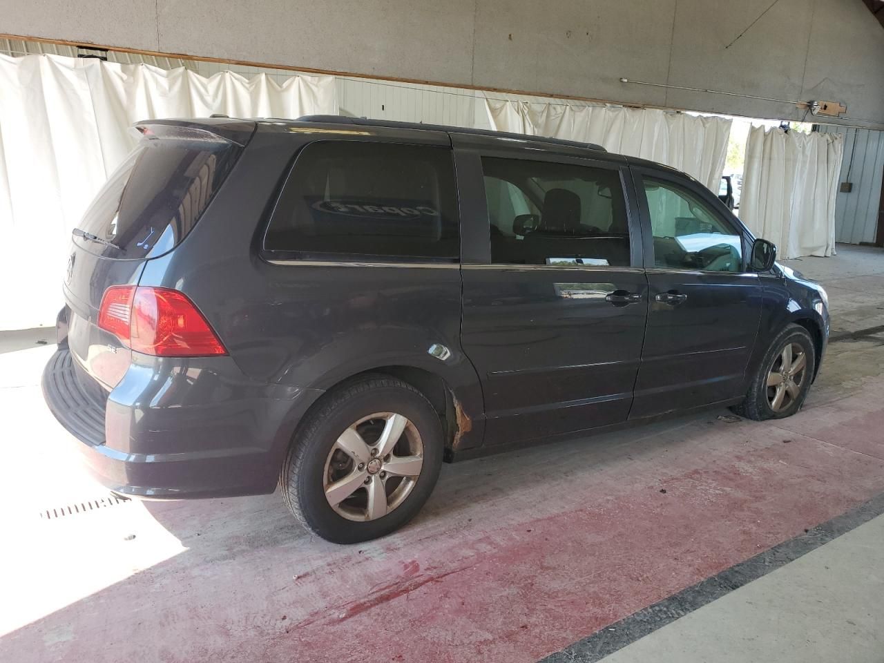 2011 Volkswagen Routan se