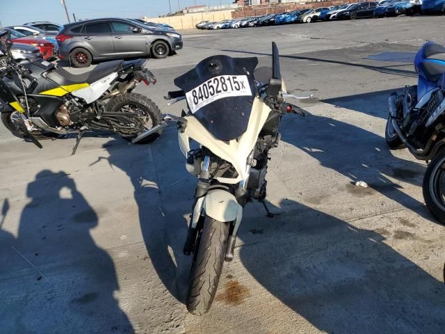 2014 Kawasaki EX650 F