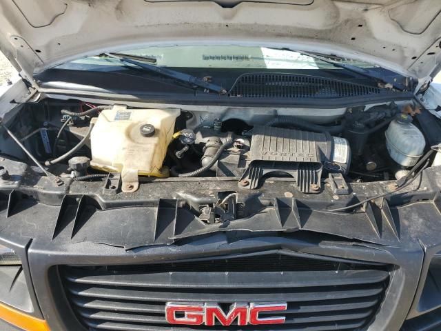 2004 GMC Savana G2500