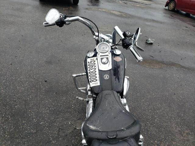 2011 Harley-Davidson Fxdc