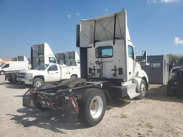 2017 Kenworth T680 Semi Truck