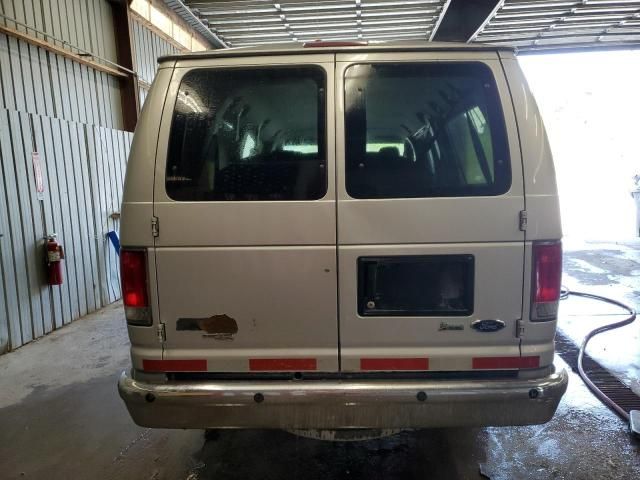 2014 Ford Econoline E350 Super Duty Wagon
