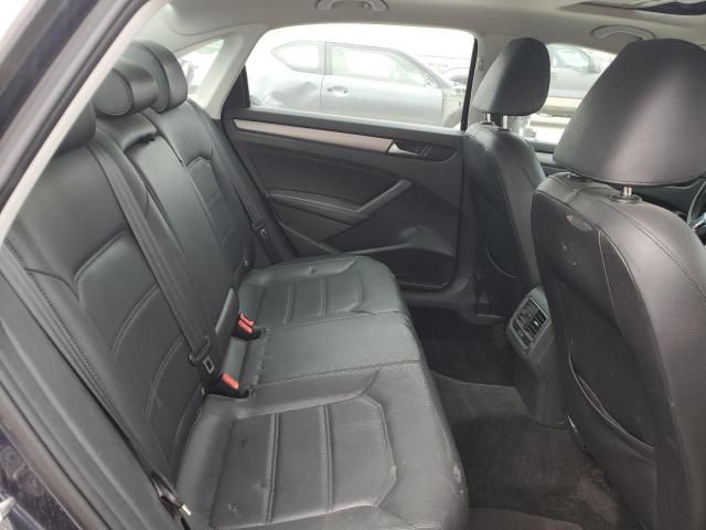 2015 Volkswagen Passat SE