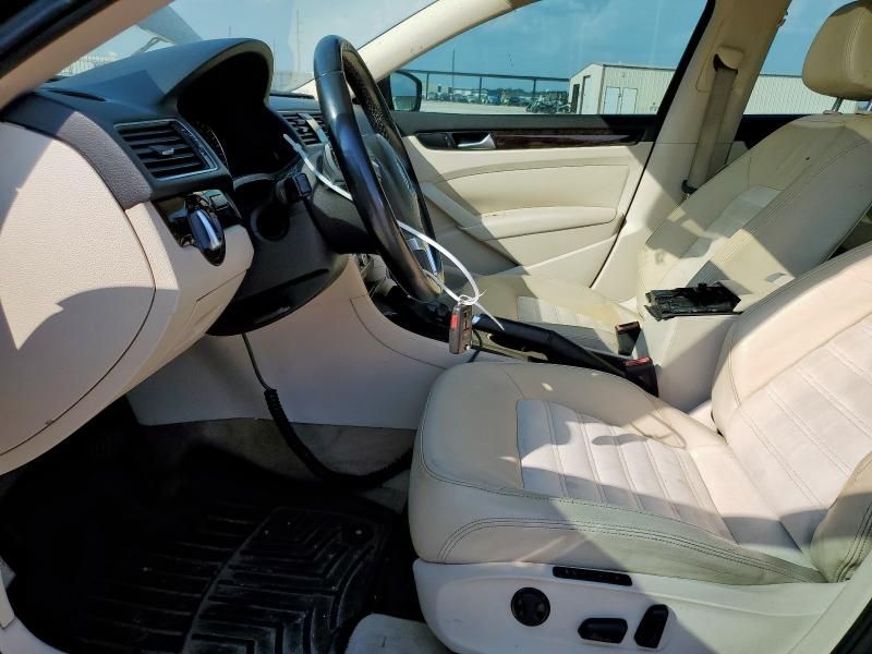 2014 Volkswagen Passat SEL