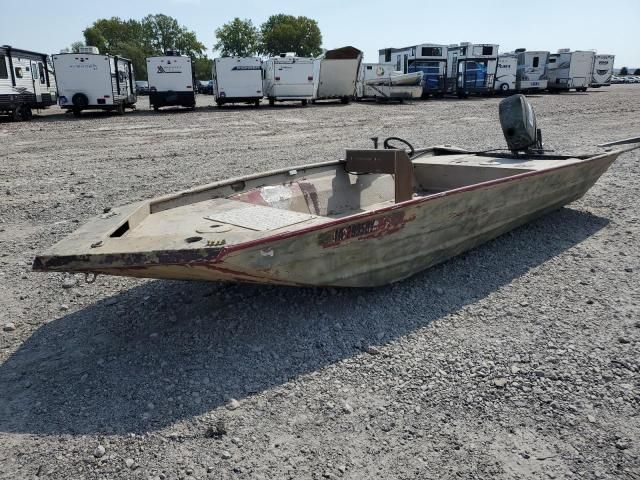 2000 Alumacraft Boat