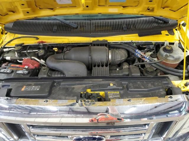 2019 Ford Econoline E450 Super Duty Cutaway Van