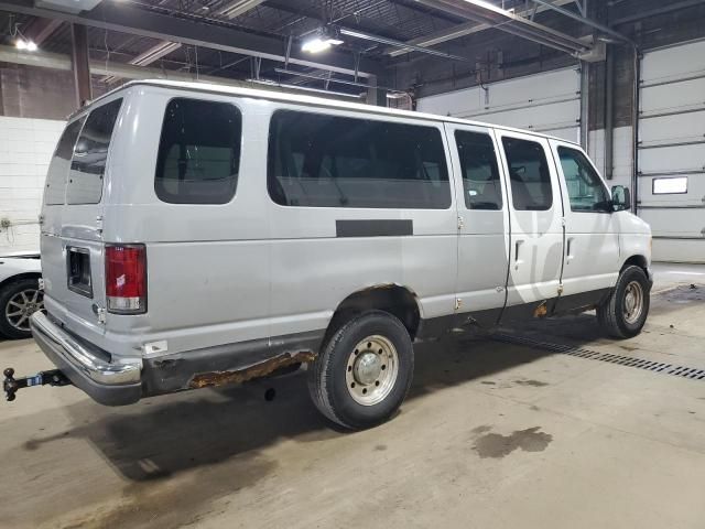 2004 Ford Econoline E350 Super Duty Wagon