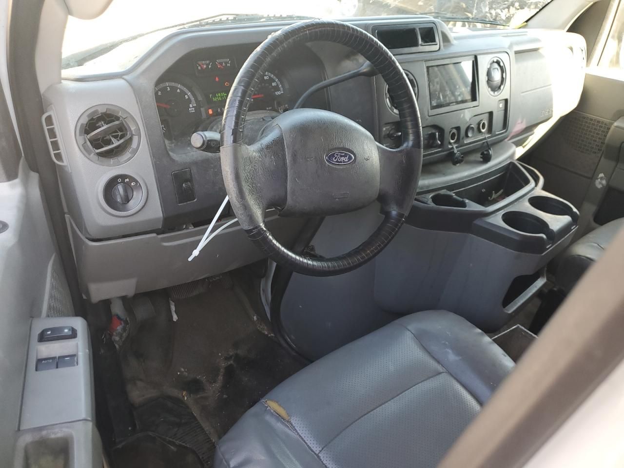 2013 Ford Econoline E150 van